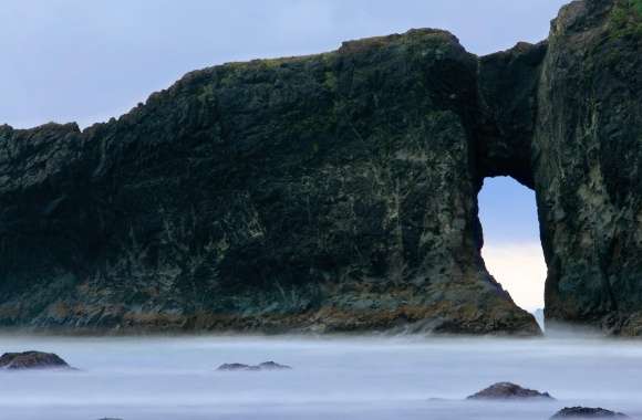 Amazing Rock In The Ocean